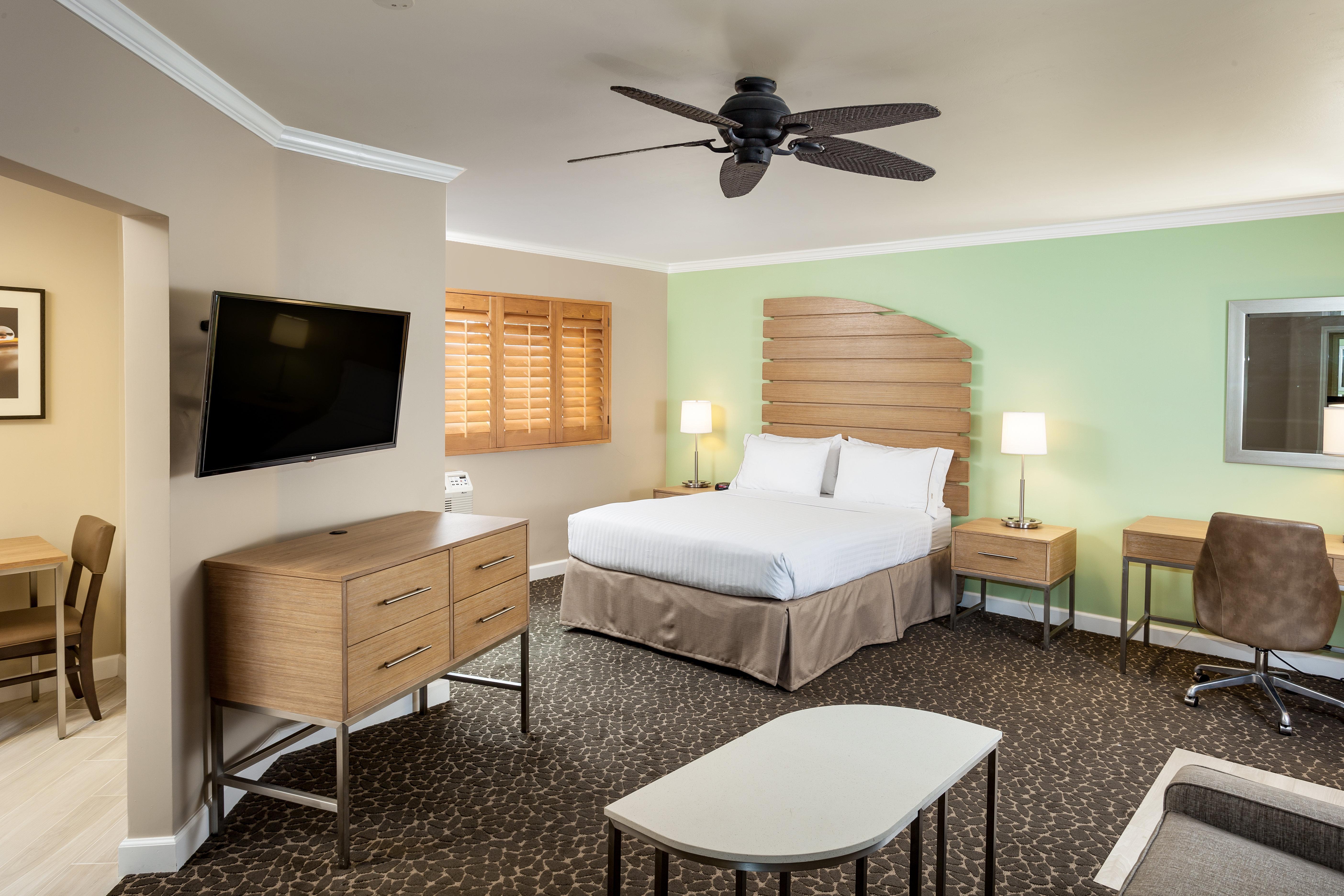 Resort Express And La Jolla - Windansea Beach, And Ihg 2*
