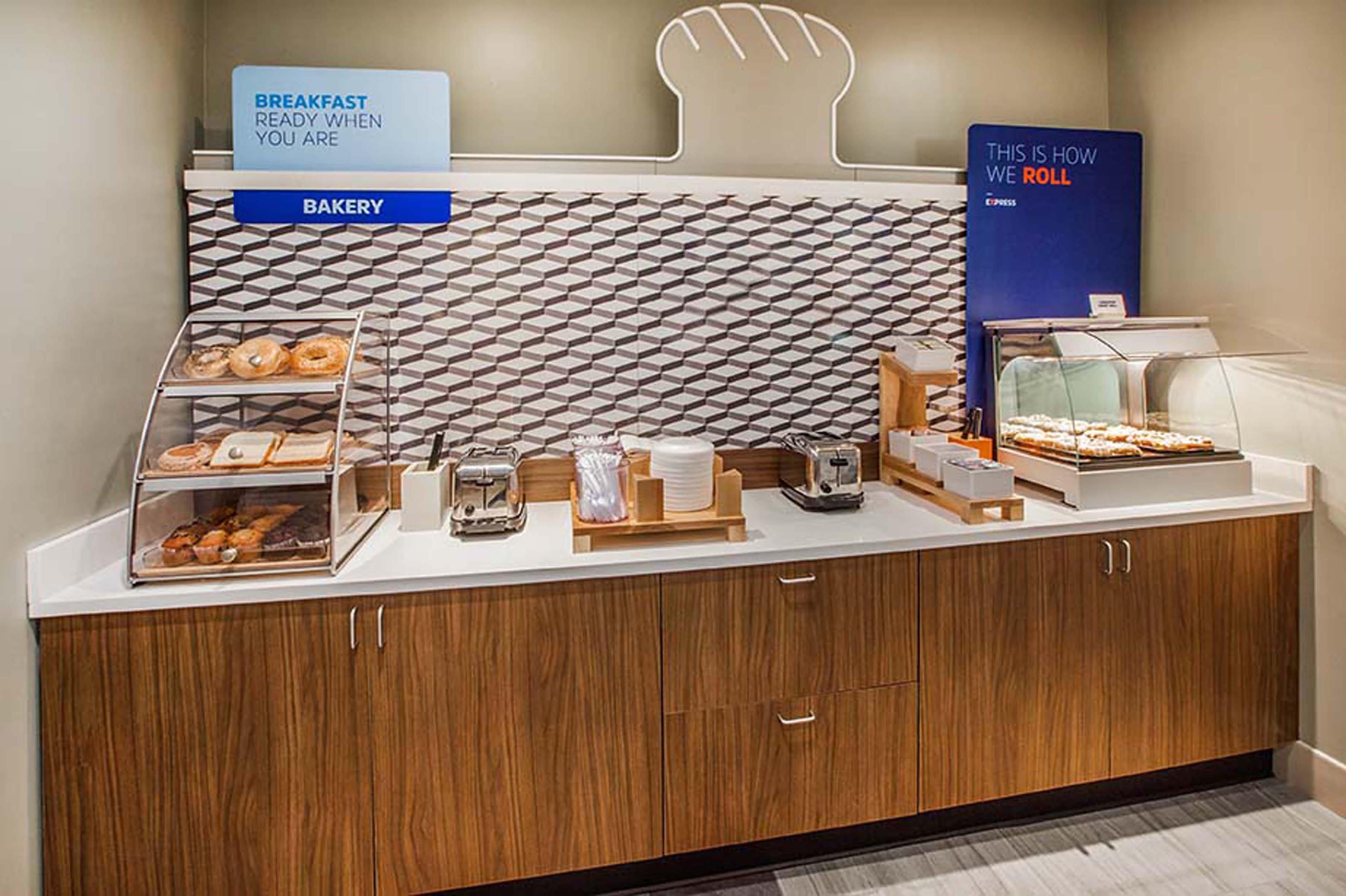 Express And La Jolla - Windansea Beach, And Ihg