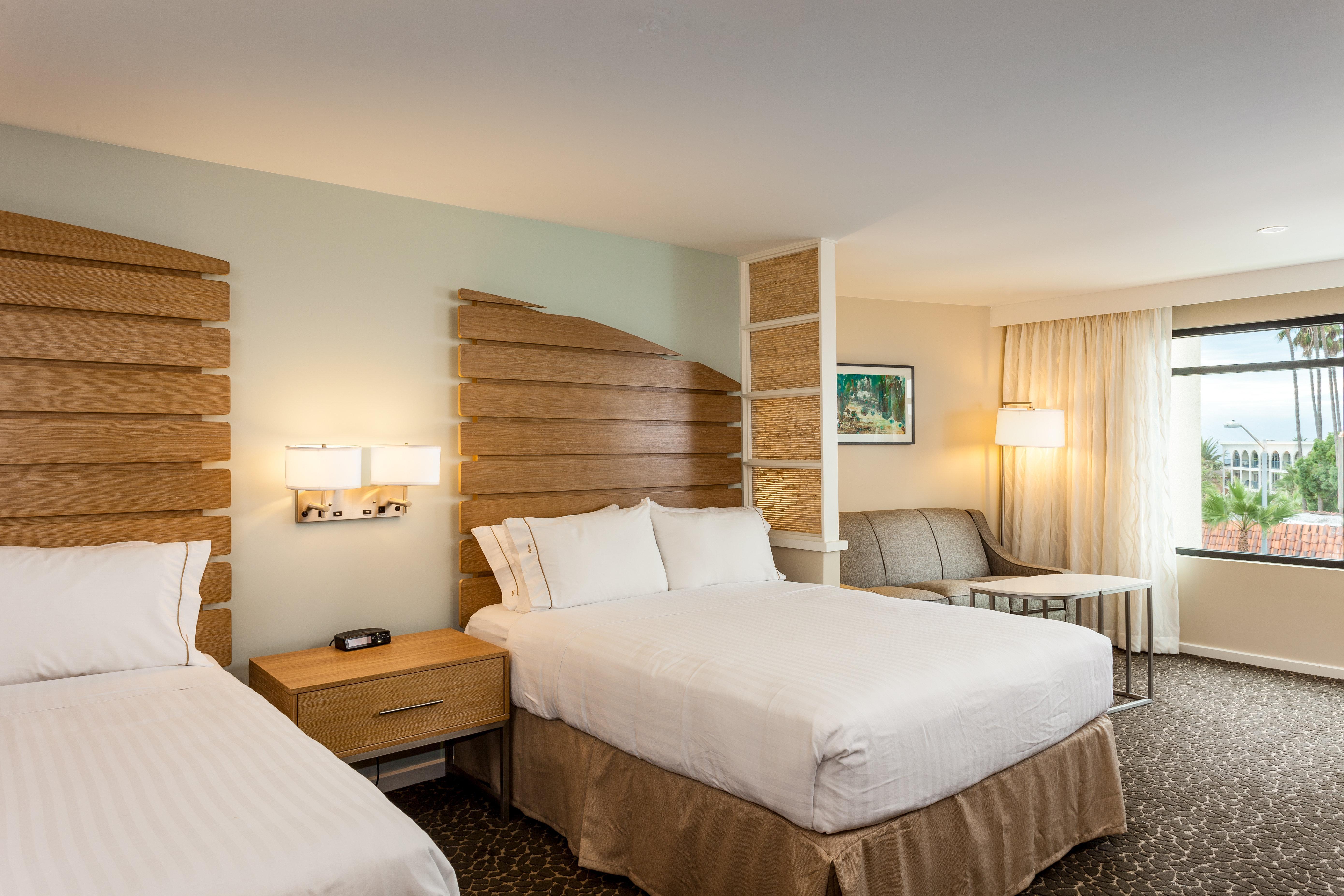 Resort Express And La Jolla - Windansea Beach, And Ihg 2*
